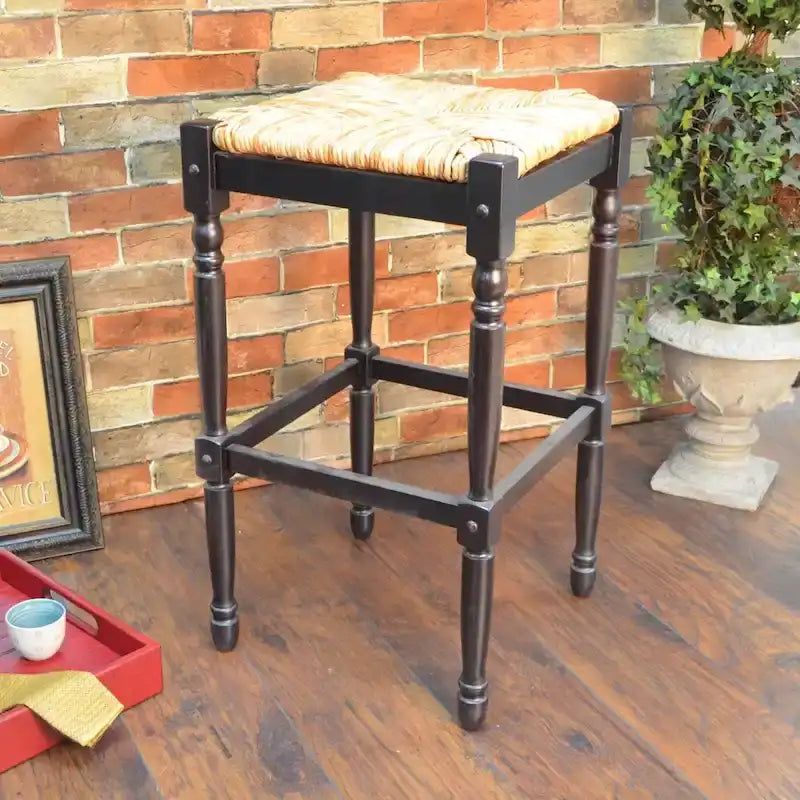 Tabouret à assise en paille tressée