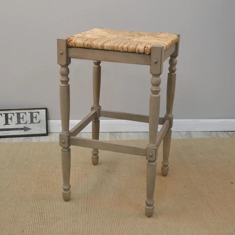 Tabouret à assise en paille tressée
